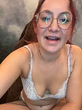 Snapshot of ladoucedu34 chatting on 19, 10, 2025 ladoucedu34 online show from 19, 10, 2025