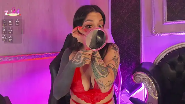 MeganDraco  online show from 25, 7, 2026