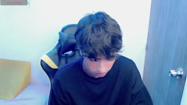 Snapshot of Jake_tripp chatting on 28, 10, 2025 Jake tripp online show from 28, 10, 2025