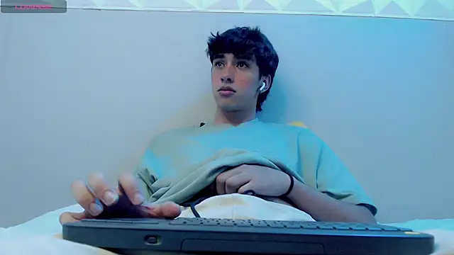 Snapshot of Jake_tripp chatting on 15, 10, 2025 Jake tripp online show from 15, 10, 2025