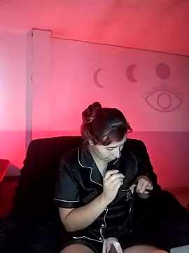 bonnie moon  online show from 20, 10, 2025