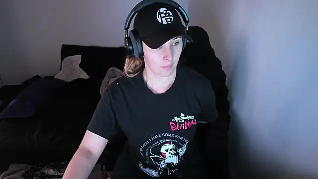 bonnie moon  online show from 18, 4, 2026