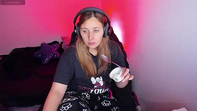 bonnie moon  online show from 9, 4, 2026