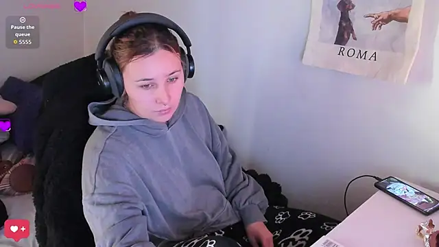 bonnie moon  online show from 21, 4, 2026