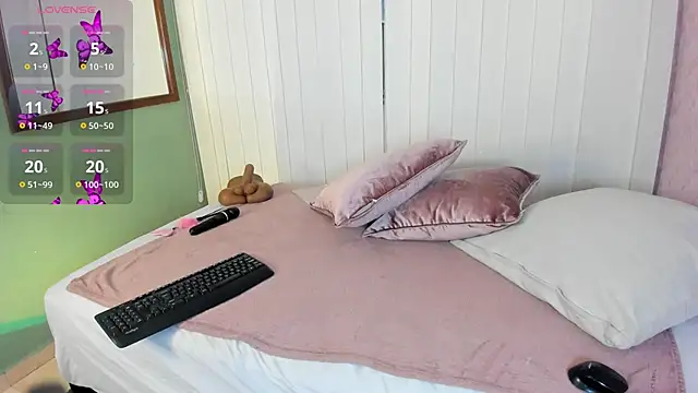 Paiige peach online show from 28, 3, 2026