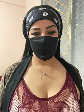 Snapshot of mari_layali chatting on 27, 4, 2026 mari layali online show from 27, 4, 2026