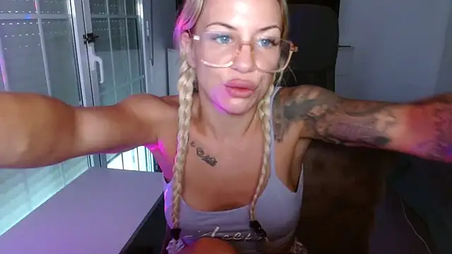 JuicyJanexo online show from 7, 7, 2026