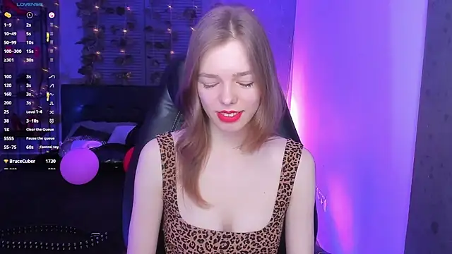 Tina Tayllor online show from 3, 3, 2025