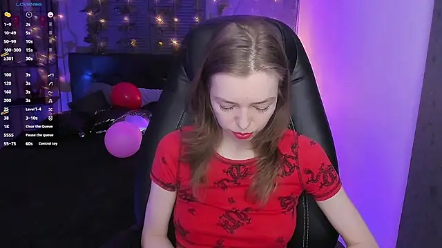 Tina Tayllor online show from 5, 3, 2025