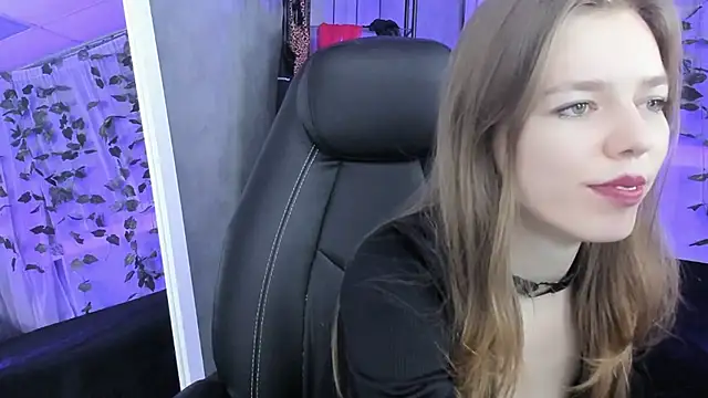 Tina Tayllor online show from 2, 10, 2025