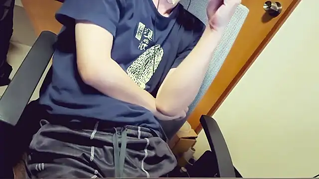 Snapshot of yukitaka_001 chatting on 15, 7, 2026 yukitaka 001 online show from 15, 7, 2026