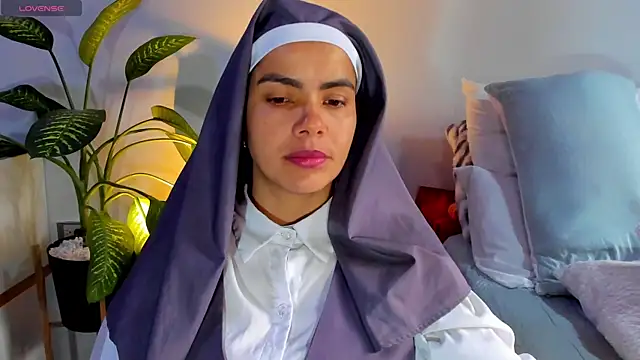 ClaraMariaMon online show from 1, 3, 2025