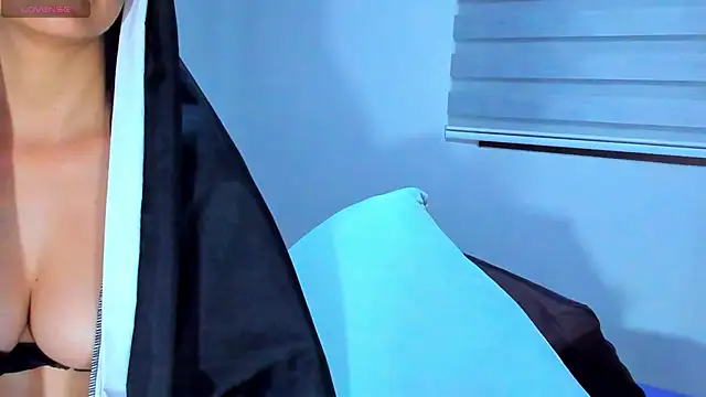 ClaraMariaMon online show from 21, 3, 2025