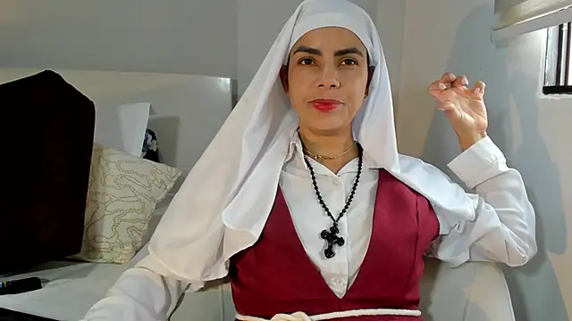 ClaraMariaMon online show from 4, 6, 2026