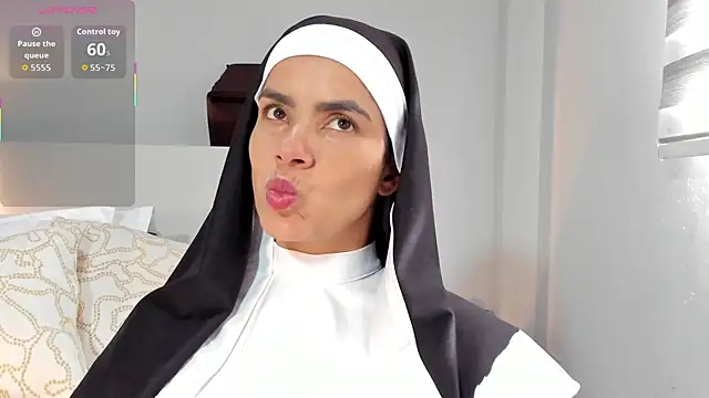 ClaraMariaMon online show from 7, 4, 2026