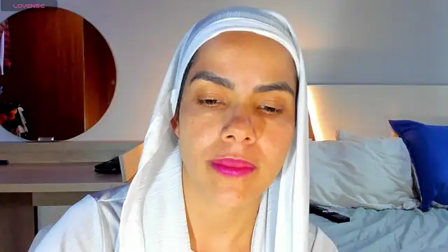 ClaraMariaMon online show from 6, 3, 2025