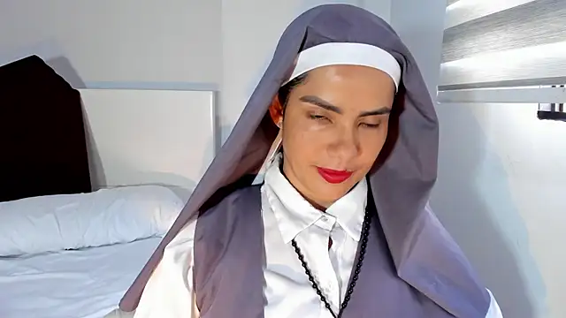 ClaraMariaMon online show from 18, 7, 2026