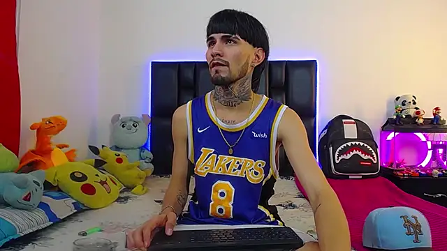 Snapshot of Brutal_Sex_Fucking chatting on 27, 6, 2026 Brutal Sex Fucking online show from 27, 6, 2026