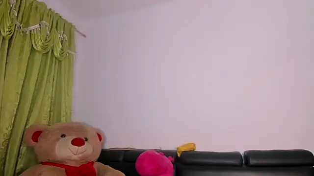 jennifer ts online show from 28, 6, 2026