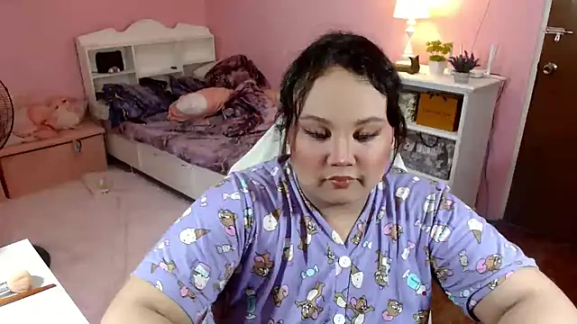 GiannaLopezSmith online show from 18, 11, 2025