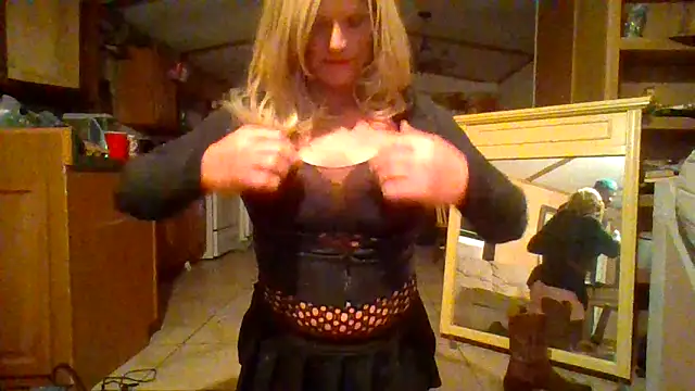 cumlovinsissy online show from 3, 4, 2026