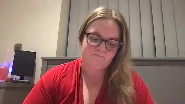 honeyyy24 online show from 17, 6, 2026