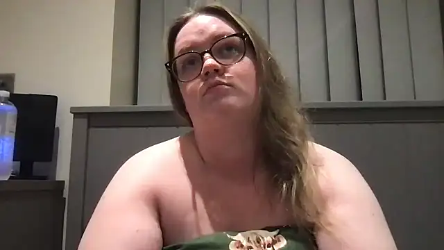honeyyy24 online show from 11, 6, 2026