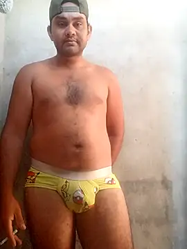 Snapshot of travieso2893 chatting on 8, 5, 2026 travieso2893 online show from 8, 5, 2026