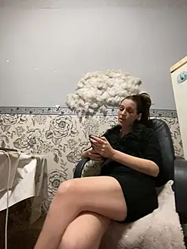 Snapshot of Amira_17 chatting on 28, 11, 2025 Amira 17 online show from 28, 11, 2025