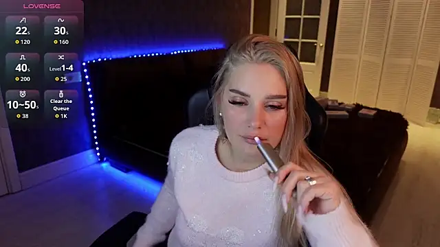 Snapshot of KittiLiza chatting on 12, 11, 2025 KittiLiza online show from 12, 11, 2025