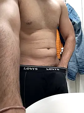 Snapshot of samcumms chatting on 1, 3, 2025 samcumms online show from 1, 3, 2025