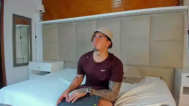 Snapshot of _mrcock chatting on 17, 12, 2024  mrcock online show from 17, 12, 2024