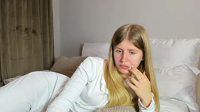 Snapshot of kirraa_ chatting on 23, 11, 2025 kirraa online show from 23, 11, 2025