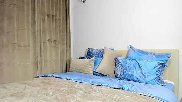 Snapshot of kirraa_ chatting on 27, 10, 2025 kirraa online show from 27, 10, 2025