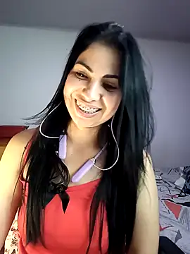 saralunabella online show from 5, 2, 2025