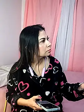 saralunabella online show from 10, 3, 2025