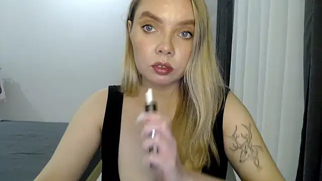 Snapshot of PolinaXXXJones chatting on 22, 1, 2025 PolinaXXXJones online show from 22, 1, 2025