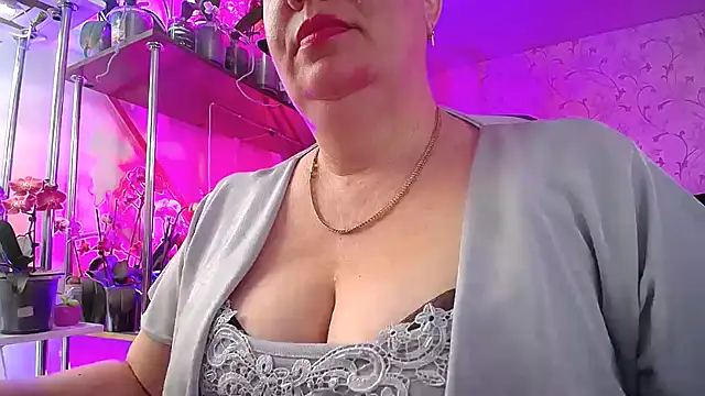  Sweet Woman online show from 15, 3, 2025