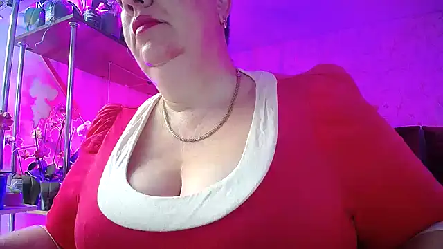  Sweet Woman online show from 17, 3, 2025