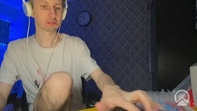 Aki-Laky online show from 8, 4, 2026