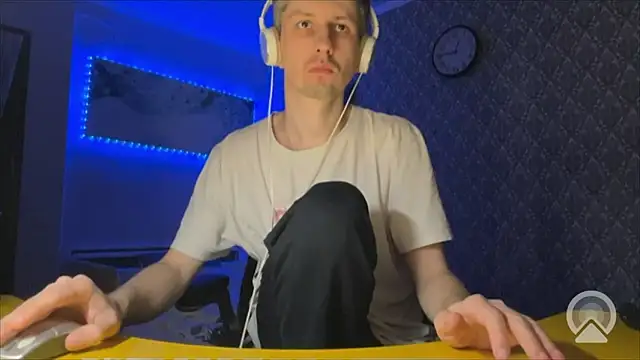 Aki-Laky online show from 22, 12, 2025