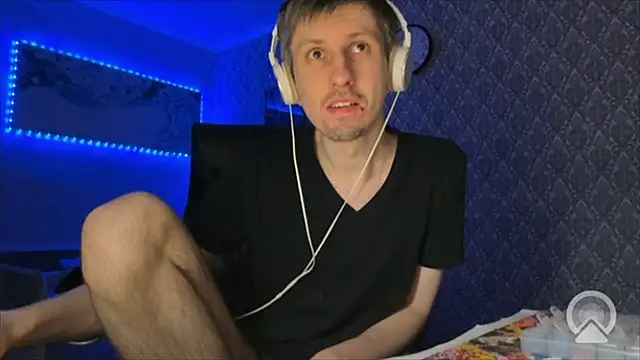 Aki-Laky online show from 12, 4, 2026