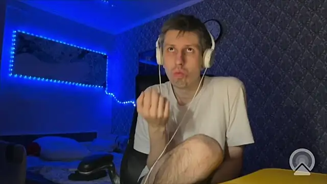 Aki-Laky online show from 5, 4, 2026