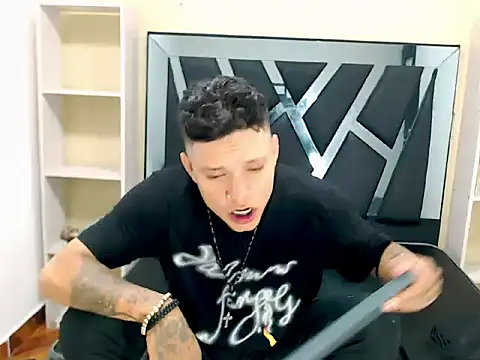 Oliver Ovii online show from 7, 3, 2026