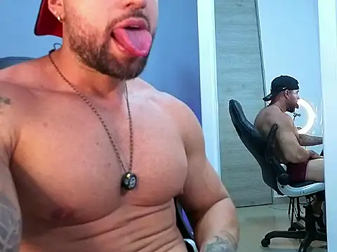 OwenMaximus814 online show from 19, 5, 2026