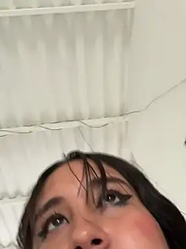 melyescobar online show from 4, 3, 2025