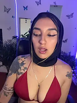 Snapshot of Lia-mitch chatting on 2, 7, 2026 Lia-mitch online show from 2, 7, 2026
