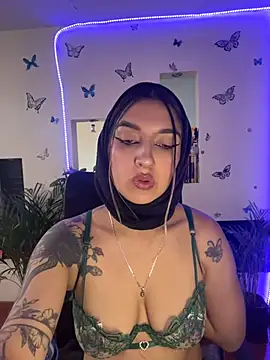 Snapshot of Lia-mitch chatting on 4, 8, 2026 Lia-mitch online show from 4, 8, 2026