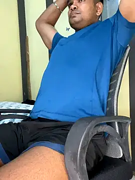 Snapshot of loveboyrp chatting on 12, 10, 2025 loveboyrp online show from 12, 10, 2025