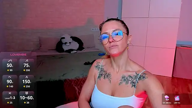 LadyIzabel online show from 10, 6, 2026